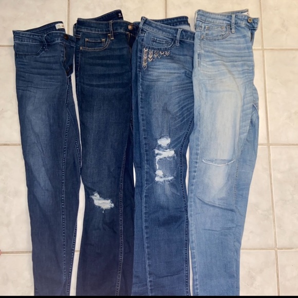 4 Hollister Jeans Bundle! - Picture 6 of 7